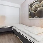 6 Person In *